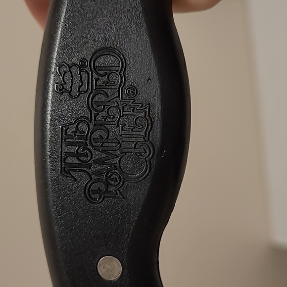 The Pampered Chef Crinkle Cutter - Picture 11 of 14